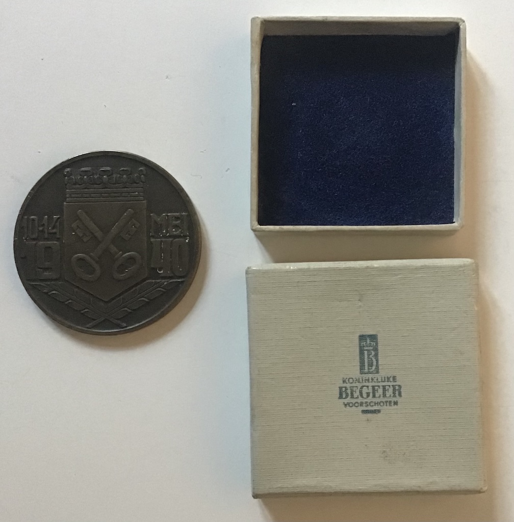 Commemorative Medal May 1940 - Image 6