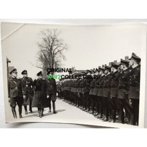 Mussert Salutes Dutch SS